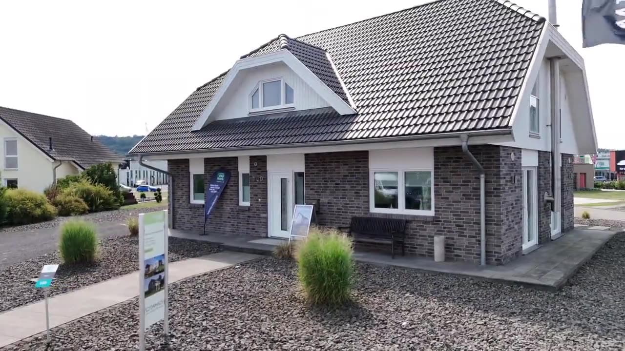 Komplett eingerichtetes Musterhaus im Musterhauszentrum Mülheim-Kärlich